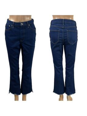 Nine West Kick Flare Raw Hem Blue Jeans size 8 Five pocket design